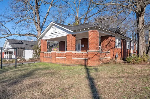 2882 Church St Photo 1