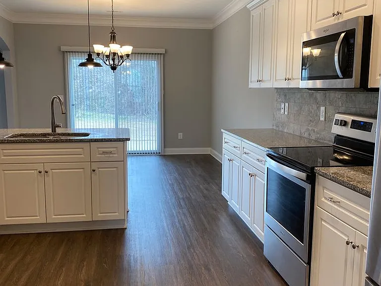 921 Burlington Dr — Photo 15