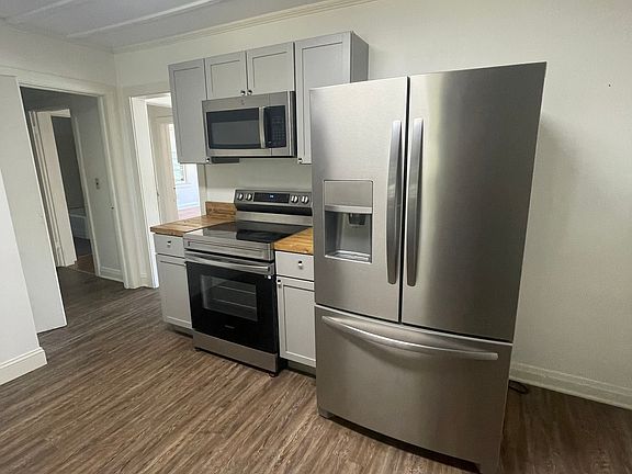 4th image of 331 E Main St