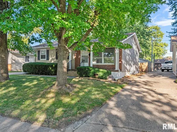 1920 Fairfield Dr, Springfield, IL 62702