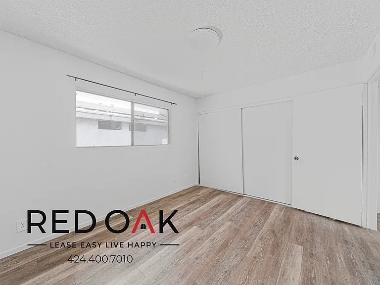 7340 Haskell Ave #104 — Photo 12