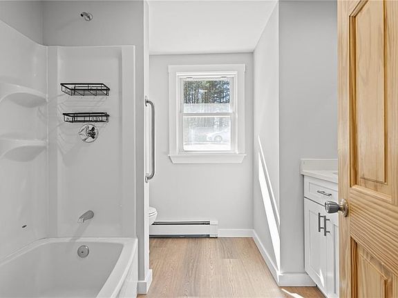 5th image of 689 Knotty Oak Rd