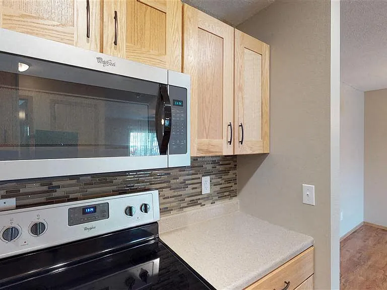 Oakmont Estates — Photo 35