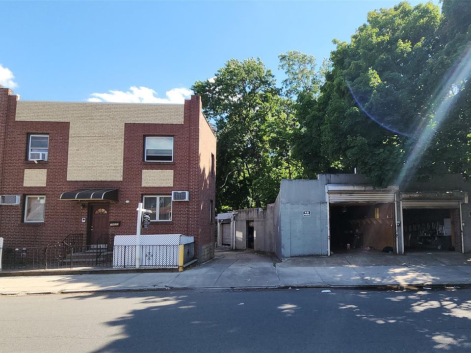 1st image of 7432 Calamus Avenue