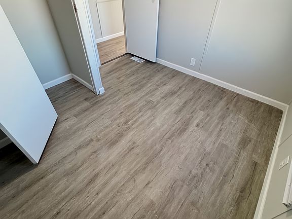 3rd image of 2552 Smith Ave #1