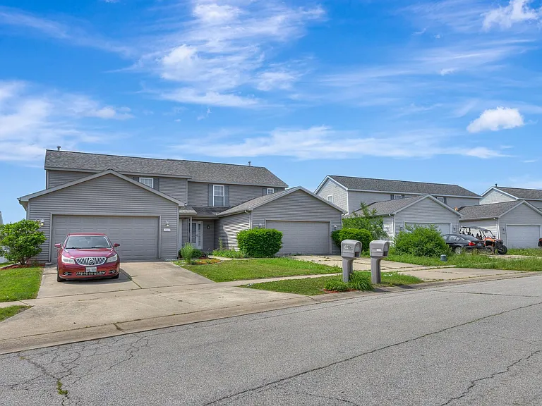3907 Balmoral Dr — Photo 40
