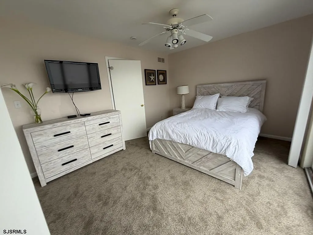 3 bed, 2.5 bath, $3,750 — Photo 4