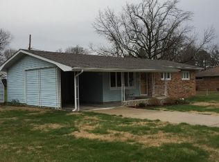 503 NW 12th St, Fairfield, IL 62837