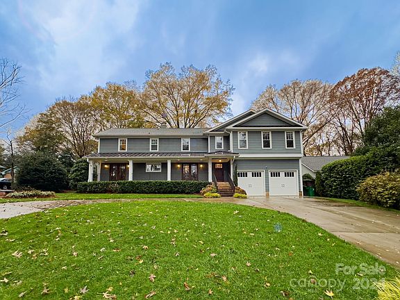 3rd image of 1818 Wandering Way Dr