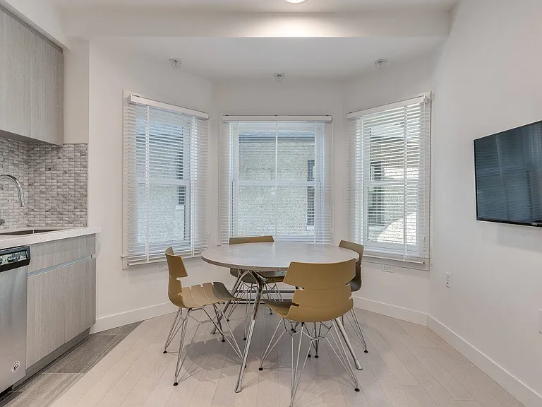 1431 Haro St #Townhouse 201 — Photo 12