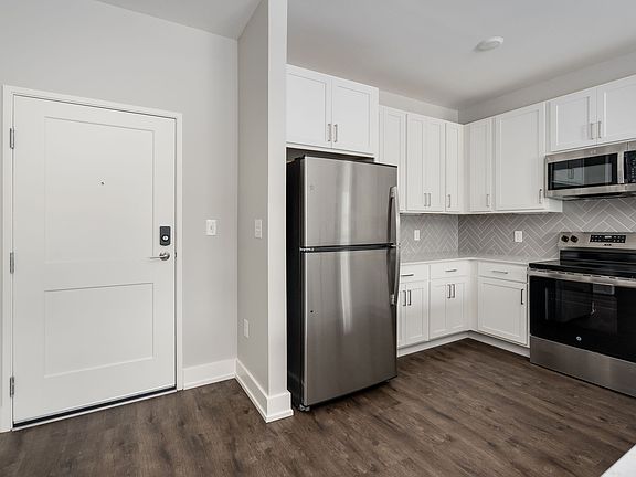 4th image of 2300 Knob Hill Dr #8-02