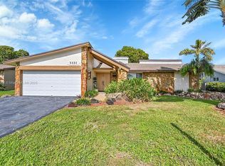 9421 NW 46th Ct, Sunrise, FL 33351