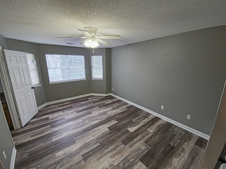 105B Thames Rd — Photo 6