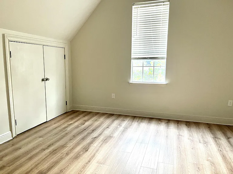 7980 Lasalle Ave — Photo 11