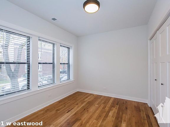 4th image of 2201 W Eastwood Ave #1222