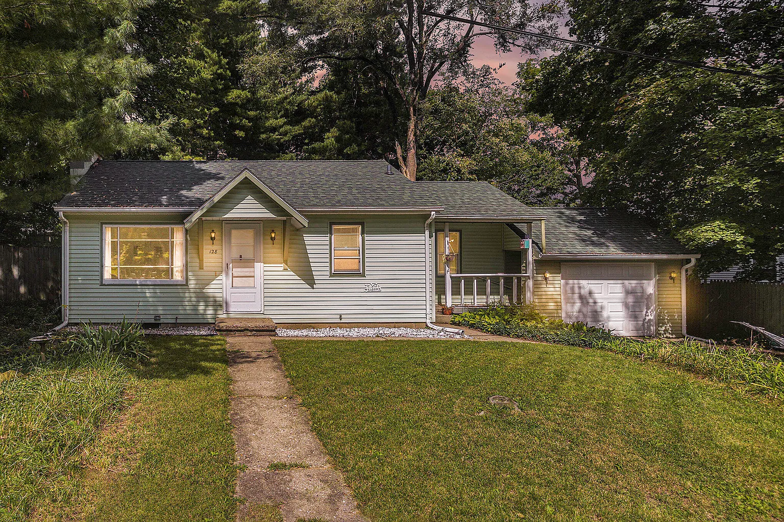 128 Buchanan Ave photo 1