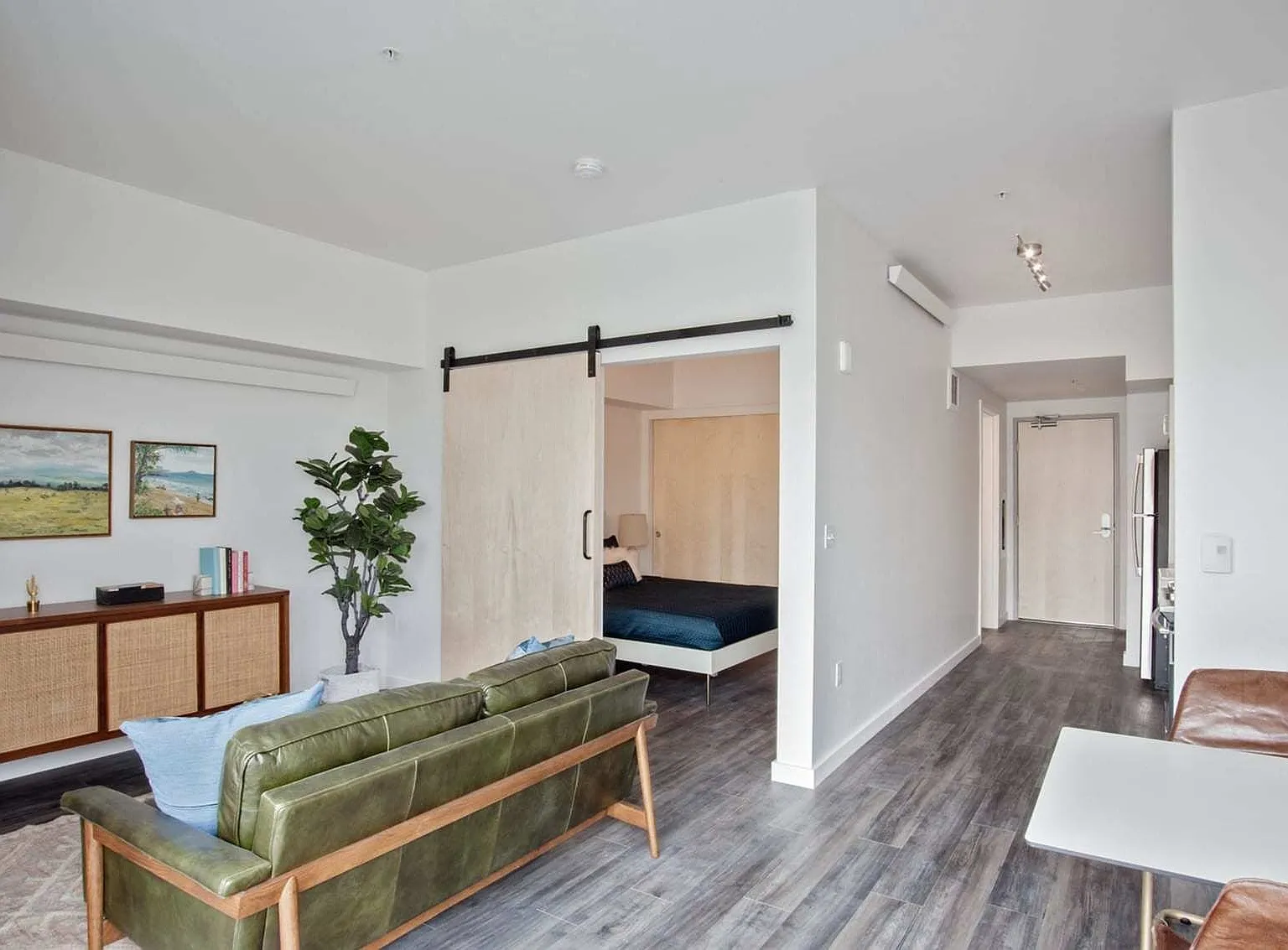 Oro Apartments — Photo 3