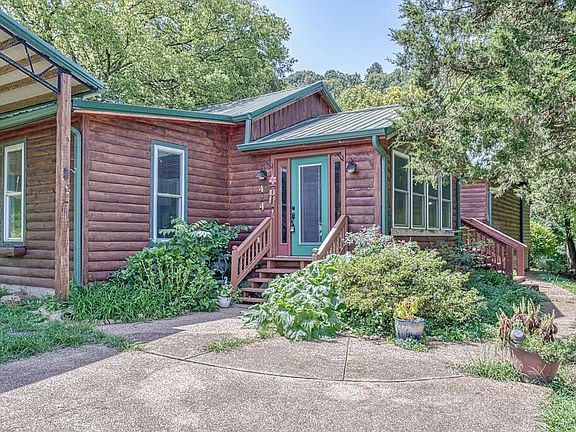 2nd image of 424 Forrester Hollow Ln