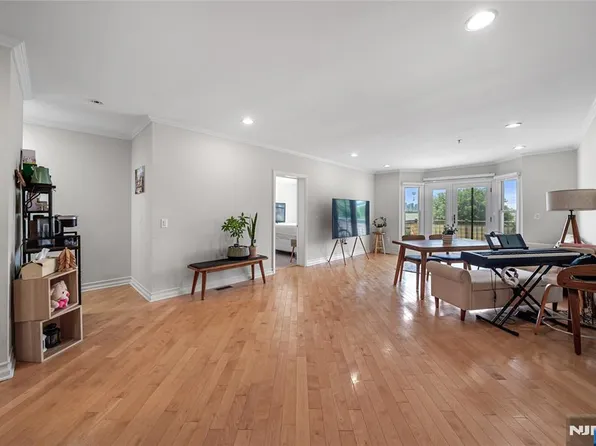 123 The Promenade Unit 123, Edgewater, NJ 07020