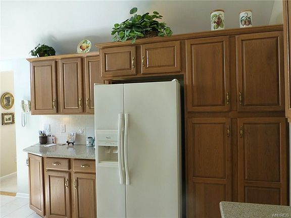 3rd image of 363 White Oak Ln