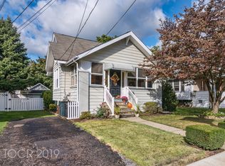 4 Hutchinson Ave, Hawthorne, NJ 07506