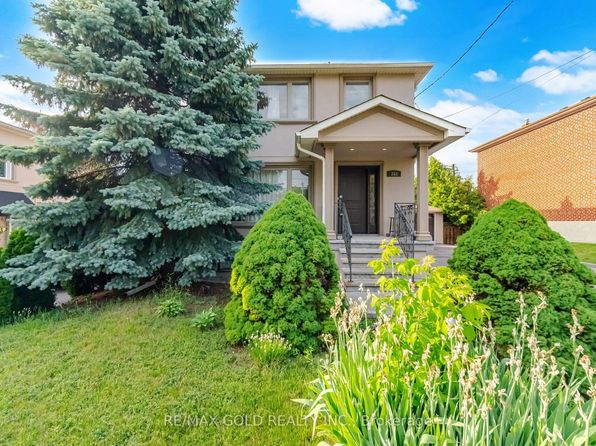 352 Maple Leaf Dr, Toronto, ON M6L 1P6