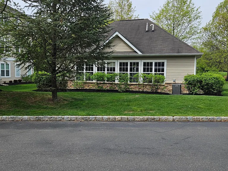 121 Kyle Way — Photo 39