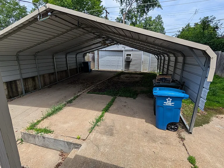 9035 Bessemer Ave — Photo 5