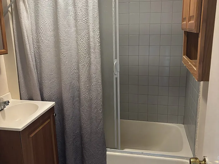 29 Burke St #1L — Photo 4