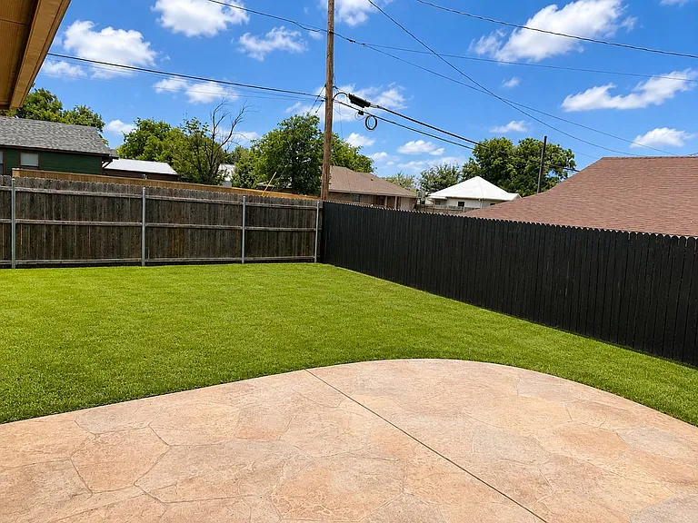 203 W Willow St — Photo 15