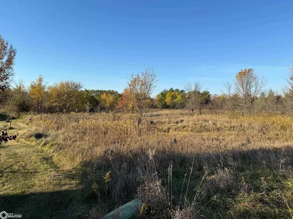 404 Silver Lakes Dr, Fairfield, IA 52556