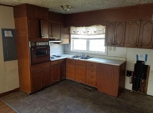 3rd image of 99 N Buckingham Ave