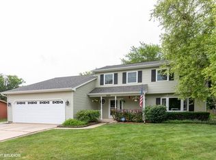 929 Aaron Ave, South Elgin, IL 60177