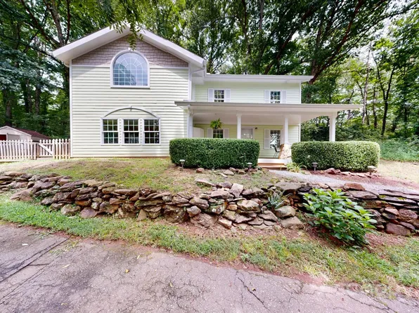 48 Maple Springs Rd, Asheville, NC 28805