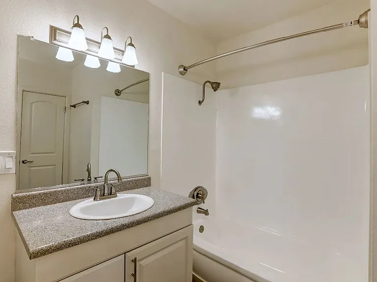 Villa Pacific Townhomes — Photo 17