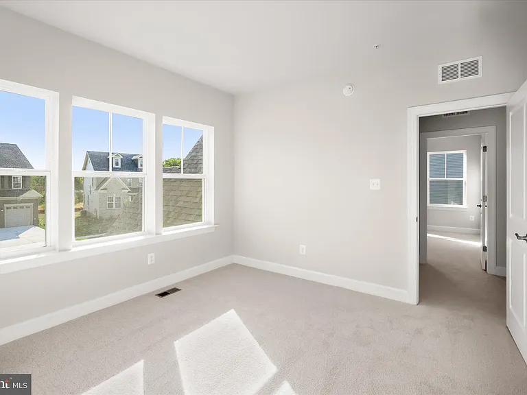 3823 Solidarity Cir — Photo 31