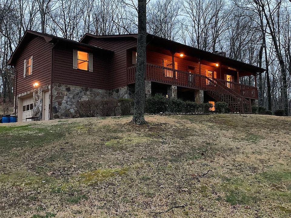 1st image of 161 Fleetwood Dr NE