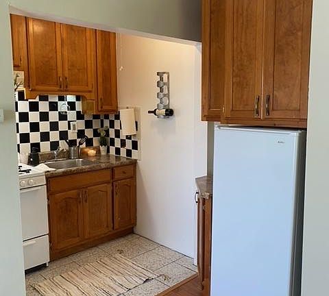 3rd image of 5310 Loma Linda Ave APT 9