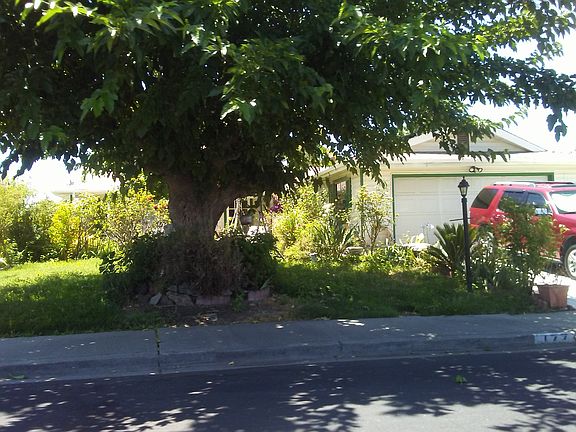 2nd image of 177 Isle Royale Cir