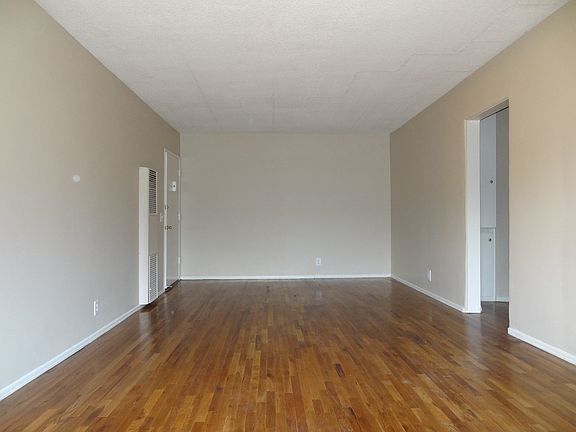 3rd image of 4961 Coldwater Canyon Ave APT 16