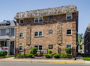 205 Circle Ave APT 3A, Forest Park, IL 60130