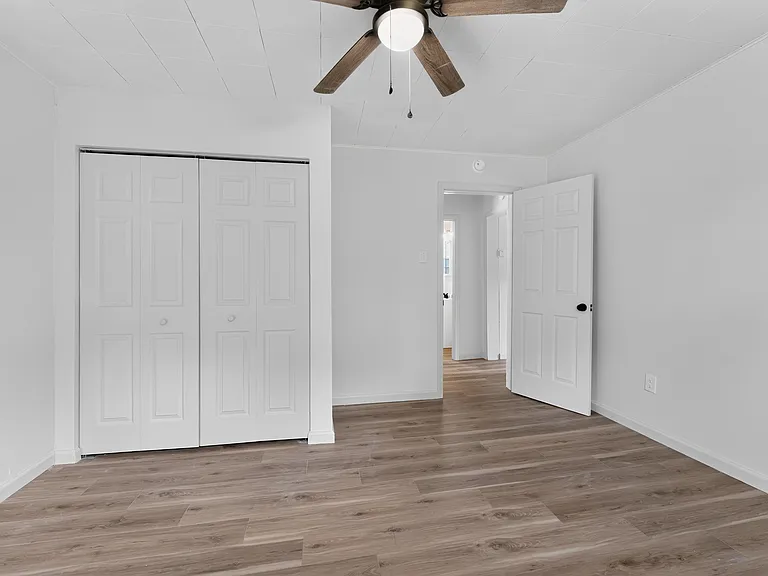 138 Austin Ave — Photo 32