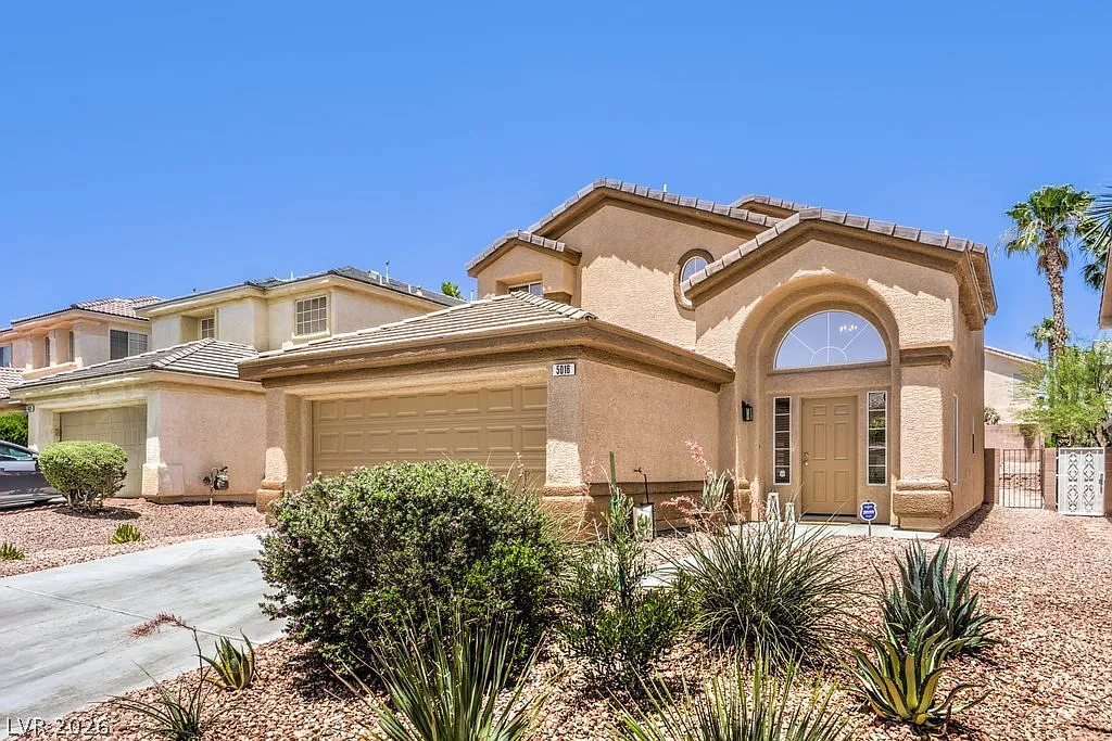 3 bed, 2.5 bath, 1870 sqft, $2,275 — Photo 1
