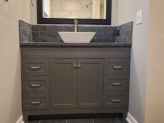 5th image of 212 S 4th St #4