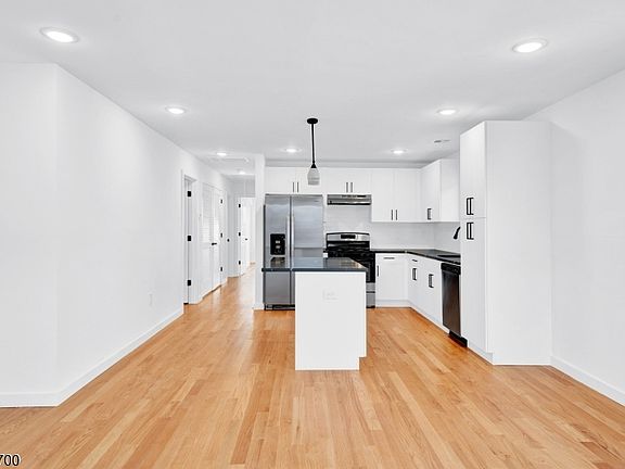2nd image of 746 Seaport Dr #B