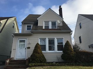 320 Wellington Rd, Mineola, NY 11501