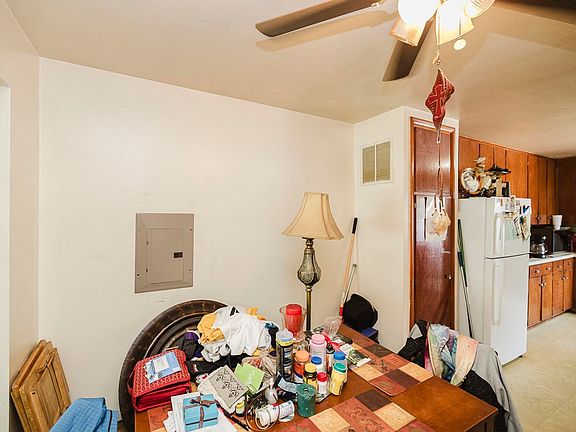5th image of 827-829 S Hillcrest St
