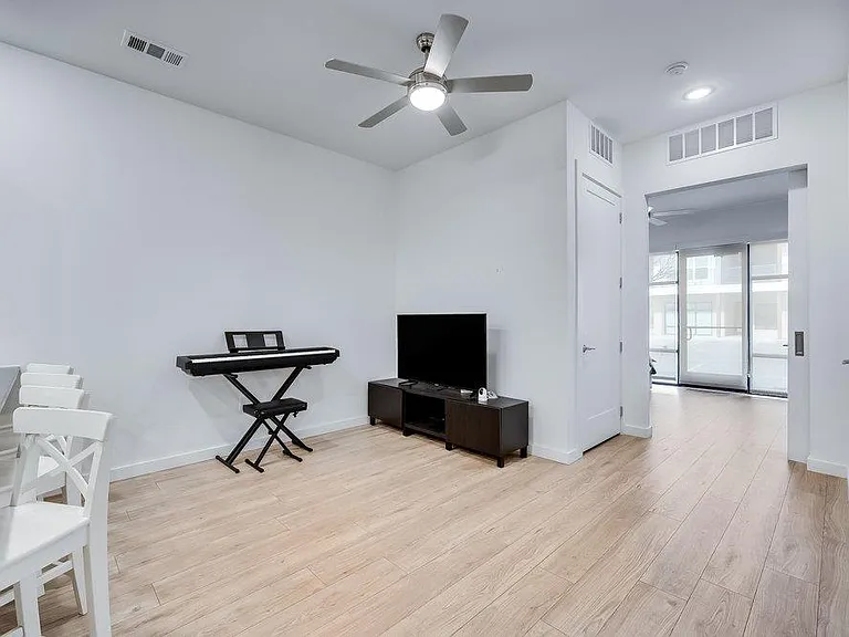 4801 Springdale Rd #2107 — Photo 10