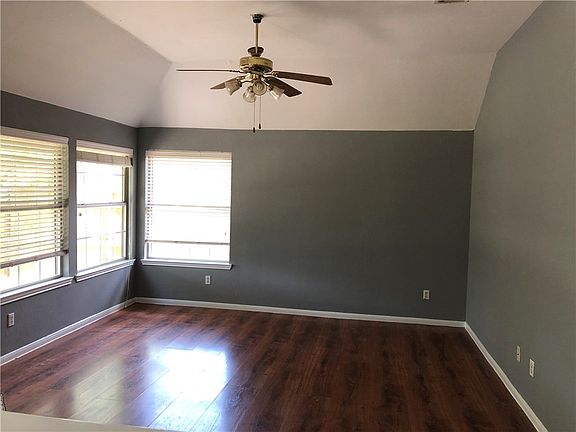 2nd image of 510 Settlers Valley Dr