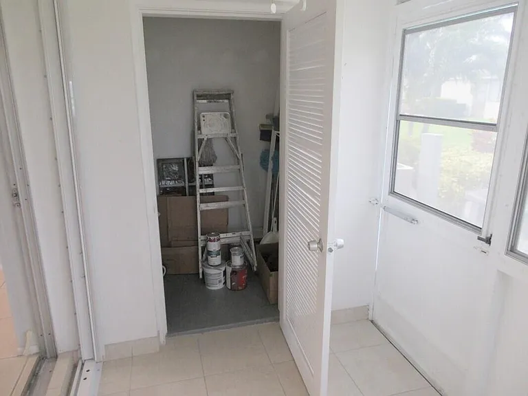 2572 Emory Dr E #J — Photo 11